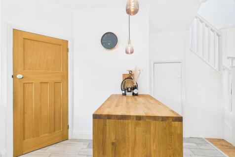 Living/Kitchen Area