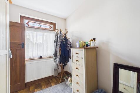 CAM01646G0-PR0387-STILL015.jpg
