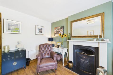 CAM01646G0-PR0376-STILL003.jpg