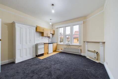 Living/sleeping area