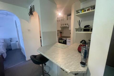 KITCHEN SEMI OPEN
