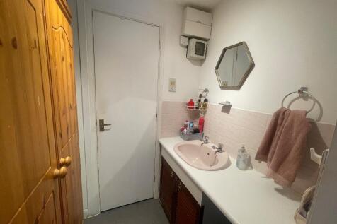 DRESSING AREA