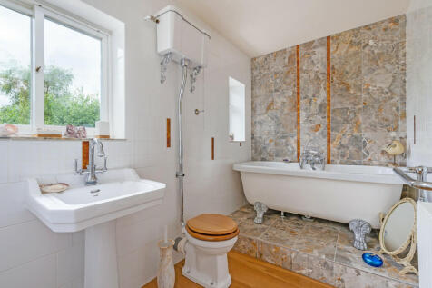 72161_The Lodge (...