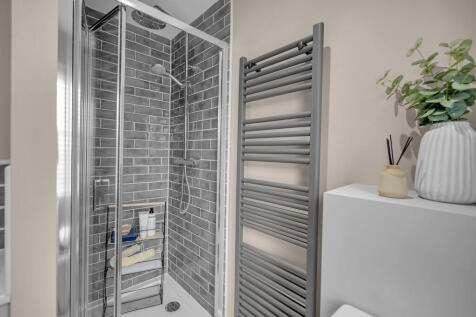 15 Amber Ensuite
