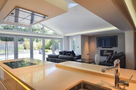 Fitted kitchen/li...