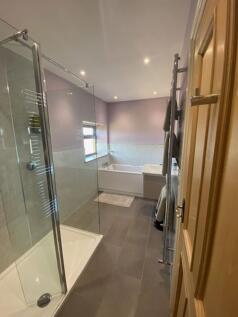 En suite bathroom