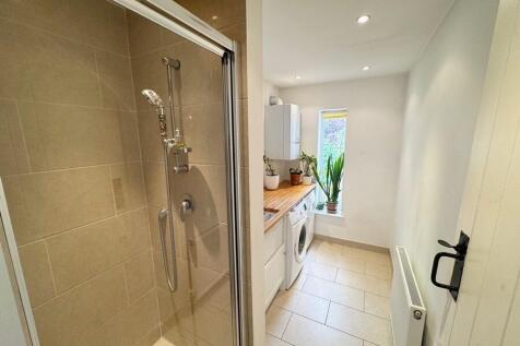 Utility/shower room
