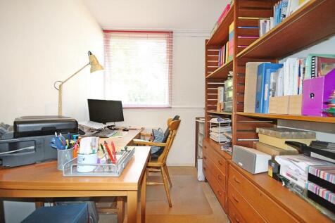 Bedroom/Study