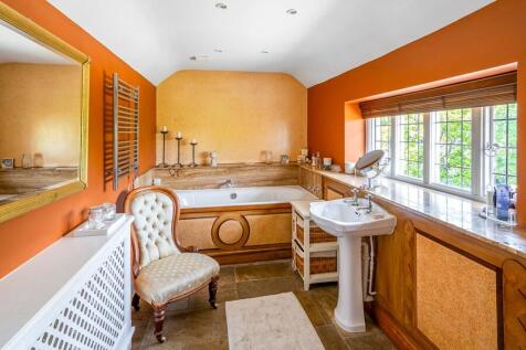 En-suite Master Bedroom