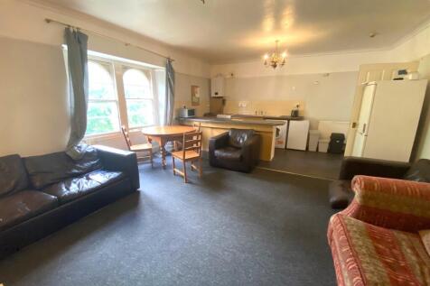 Living Room / Kitche