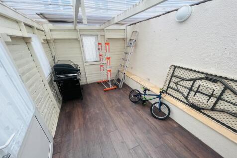 Outbuilding 1 (Offic