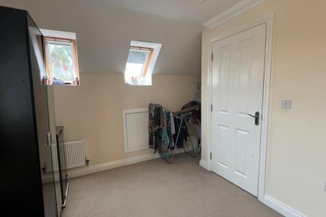 bedroom 2.1