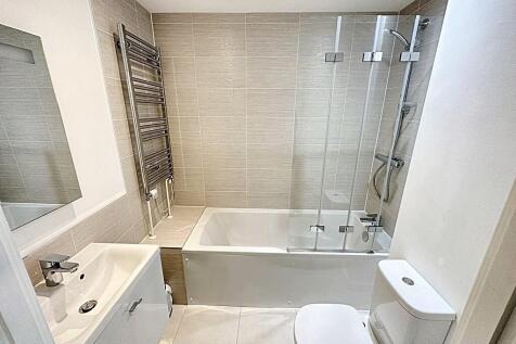 IMG_1051_5_bathro...