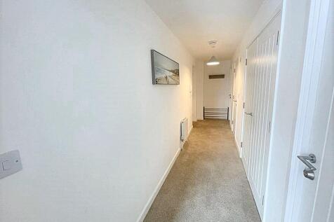 IMG_1062_3_hallwa...