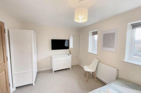 IMG_1025_23_Bedro...