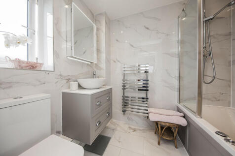 En Suite Bath