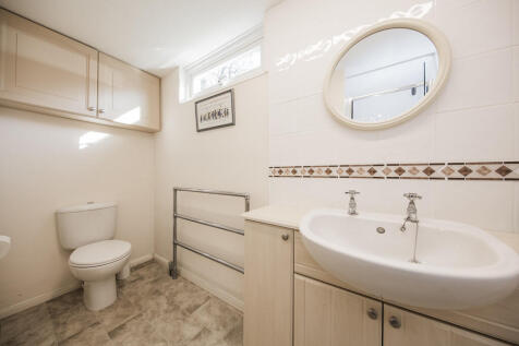Cloak Shower room