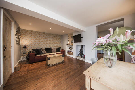 Family room 1