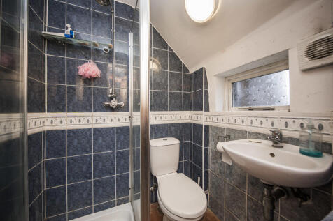 CloakShower room
