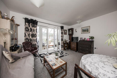 Living room 3
