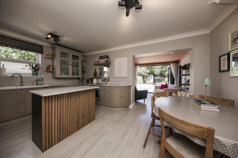 Kitchen main