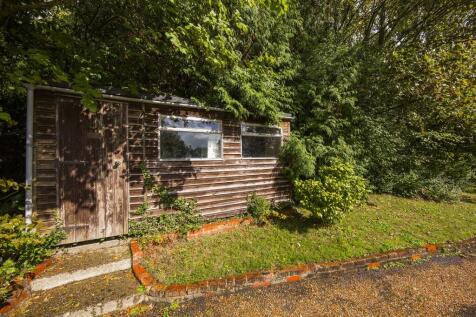 Shed outbuilding