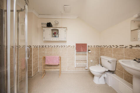 en suite shower r...