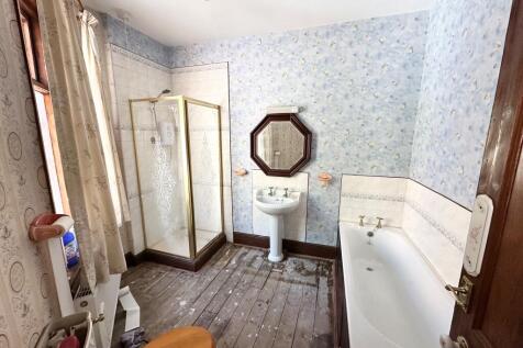Photograph 12