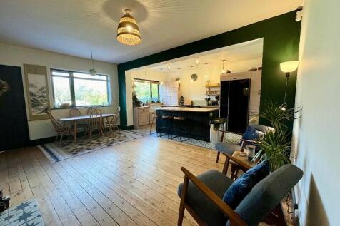 LIVING/KITCHEN/DINER