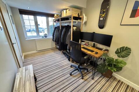 STUDY/PLAYROOM