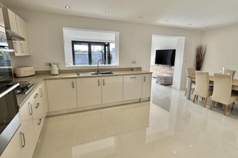 KITCHEN /DINER