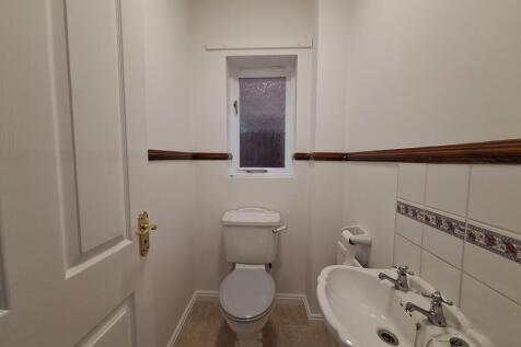 DOWN-STAIRS WC