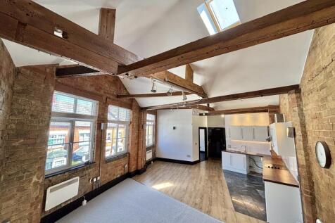 LIVING KITCHEN/DINER