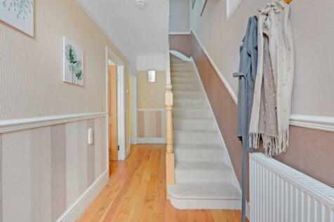 01-a8bbJHPropWpen- 8 Sheringham Road - 1-medium.jp