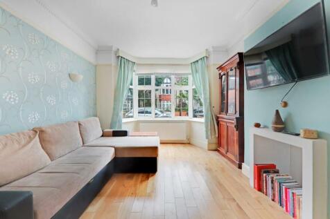04-011dJHPropWpen- 8 Sheringham Road - 10-medium.j