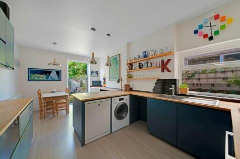 04-76ae80787 - NS - PropWPen - 16 Phoenix Road -10