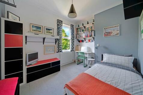 13-c90480787 - NS - PropWPen - 16 Phoenix Road -31