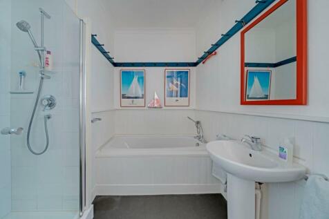 12-aaf580787 - NS - PropWPen - 16 Phoenix Road -28