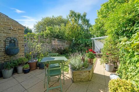 07-7dc180787 - NS - PropWPen - 16 Phoenix Road -19