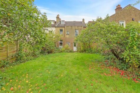 08-cd21JHPropWpen - 4 Stodart Road - 22-medium.jpg