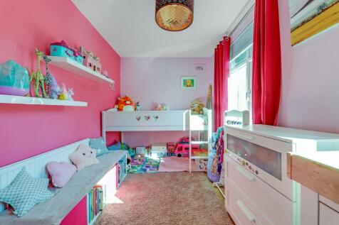 07-fdd8JHPropWpen - 16 Ridgemount Close - 19-mediu