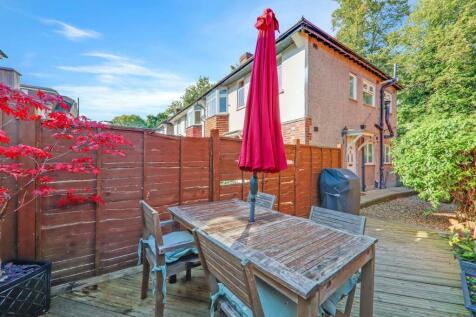 14-dd59JHPropWpen - 16 Ridgemount Close - 40-mediu