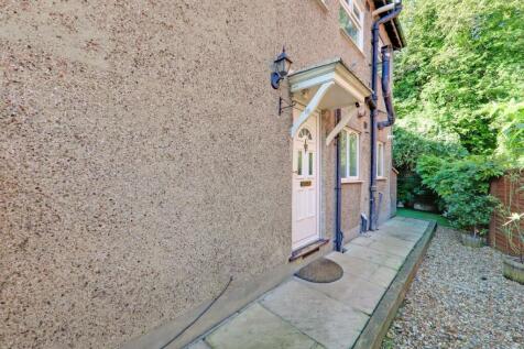 13-737fJHPropWpen - 16 Ridgemount Close - 37-mediu
