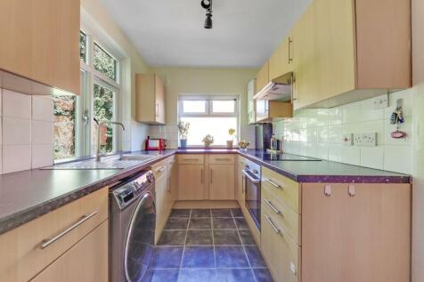 02-4d24JHPropWpen - 16 Ridgemount Close - 4-medium