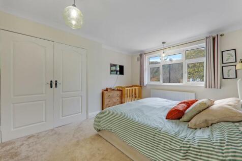 08-0aa7JHPropWpen - 16 Auckland Close - 22-medium.
