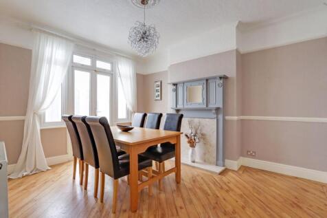 07-70f8JHPropWpen - 44 Avenue Road - 19-medium.jpg