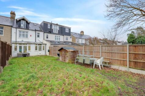 06-bb69JHPropWpen - 44 Avenue Road - 16-medium.jpg