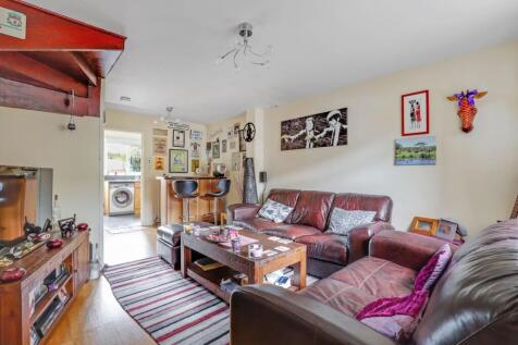 03-c593JHPropWpen - 5 Chartwell Way - 7-medium.jpg