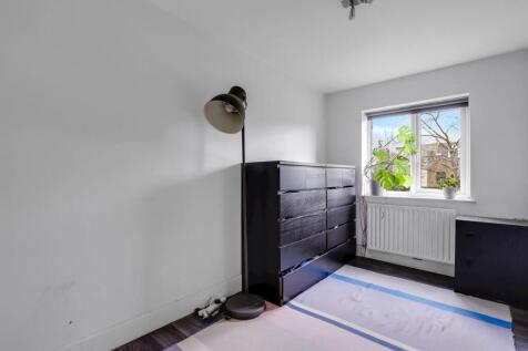 12-2571JHPropWpen - 2 Capel Court - 34-medium.jpg