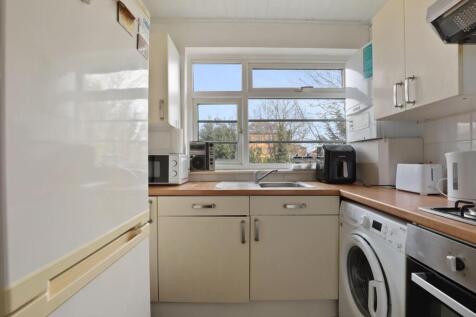 01-794bJHPropWorld - 10a Holmesdale Close - 3 (1)-